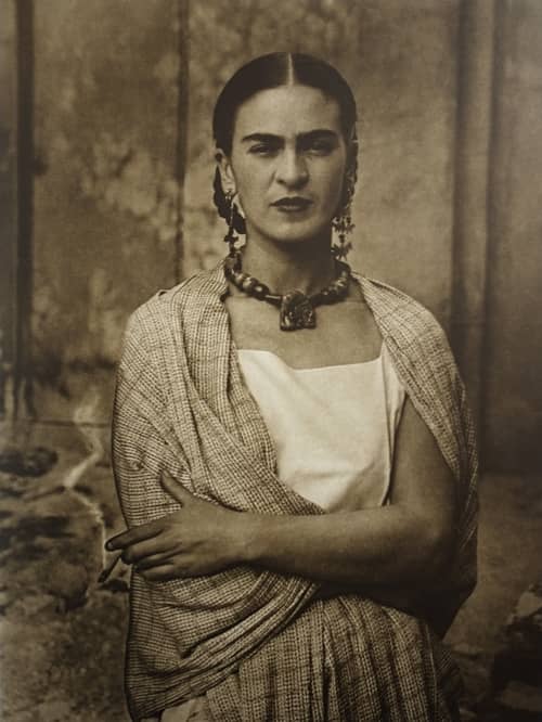 Frida_kahlo_by_Guillermo_Kahlo