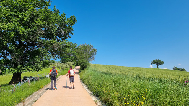 Anello della Val di Fiastra itinerario tra borghi, natura e tradizioni