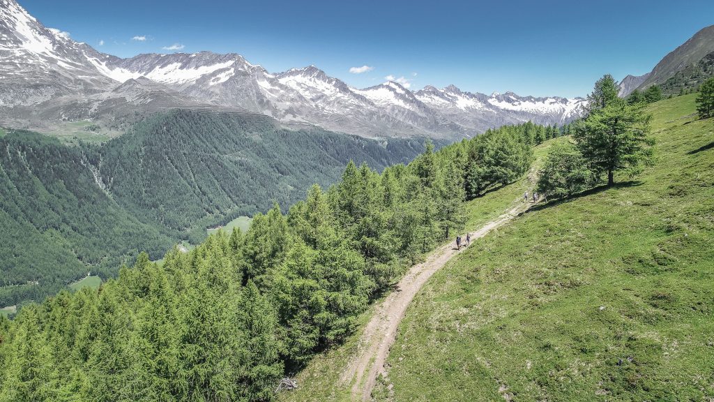 Valle Aurina esperienze benessere montagna e percorso escursionistico